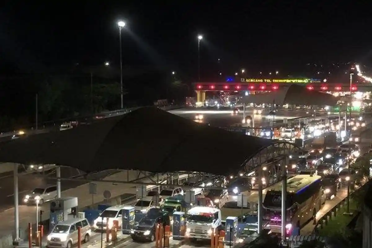 Arus Balik H+2 Lebaran, 42.296 Kendaraan Menuju Jakarta Melintas di GT Cikampek Utama