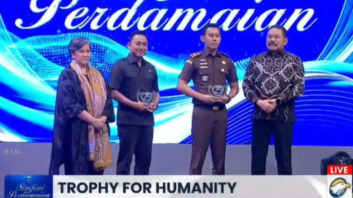 Tegar Prastya Terima Trophy for Humanity, Kejati NTT: Representasi Penegakan Hukum Humanis