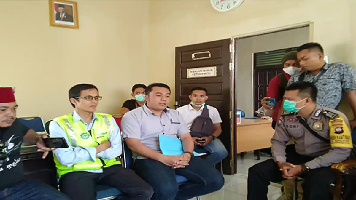 Resah Keberadaan Kapal Berbendera Asing, Warga Kelurahan Batu Layang Audiensi Dengan PT Wilmar