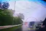 Detik-Detik-Awal-Terjadinya-Kecelakaan-Beruntun-di-Tol-Cipularang-Terekam-Kamera-Dashboard-Mobil.jpg