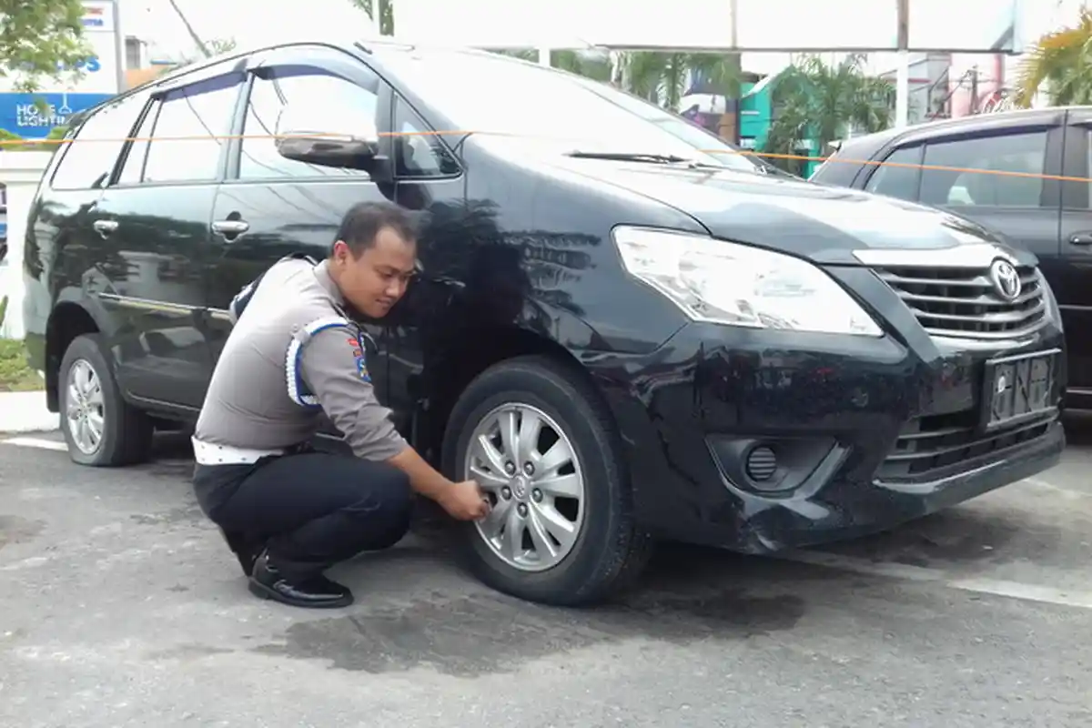 BREAKING NEWS: Amankan Jokowi, Jeffri Wajibkan Anggota Bawa Senter dan Jas Hujan.