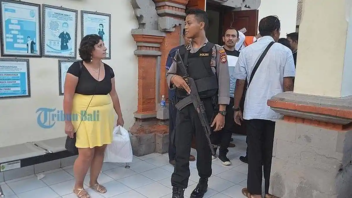 Bule Penampar Petugas Imigrasi Ngurah Rai Marah-marah Usai Dituntut Setahun Penjara