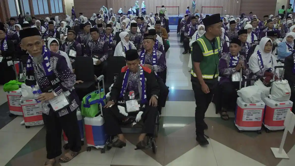 Lepas Keberangkatan Kloter Pertama Jemaah Haji Indonesia 2025, Ini Pesan Menag
