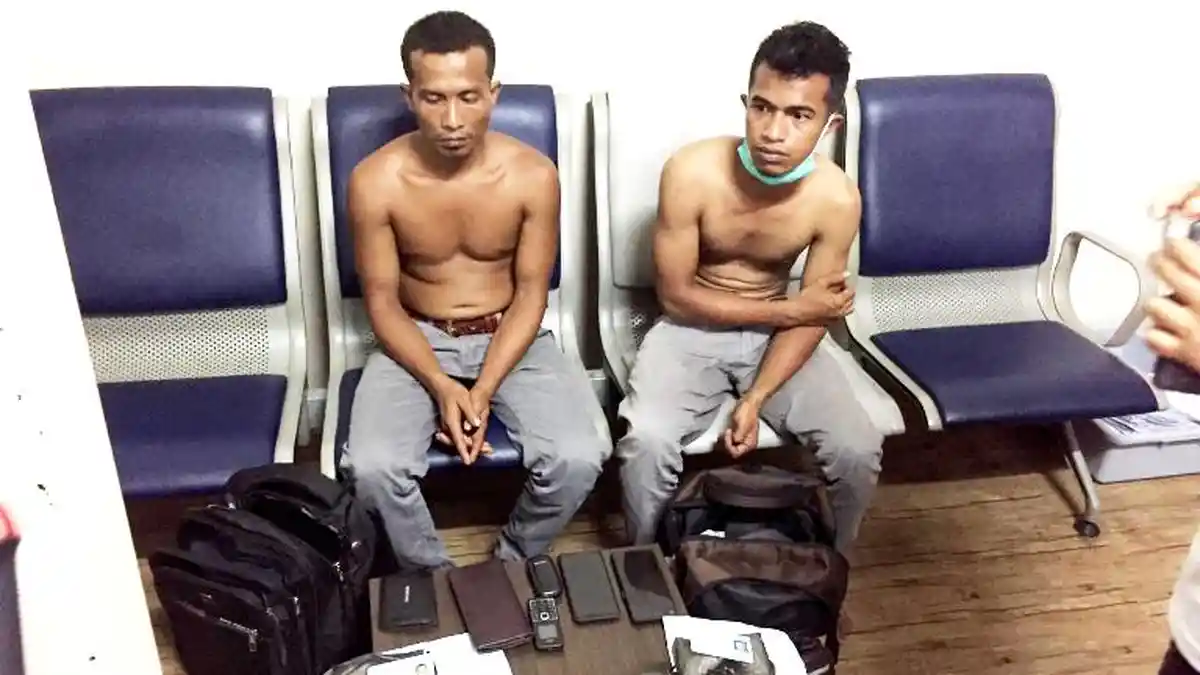 Berjalan Jinjit di Bandara, Dua Pria Asal Aceh Ternyata Simpan 1 Kg Sabu di Sepatu