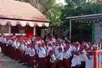 75 Persen Orang Tua Antar Anaknya Hari Pertama Sekolah di Takalar, Ada Ikut Barisan Upacara
