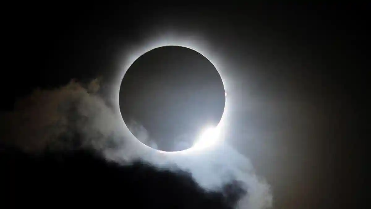 Gerhana Matahari Total Terjadi Hari Ini 4 Desember 2021, Daftar Wilayah yang Mengalami Fenomena Ini
