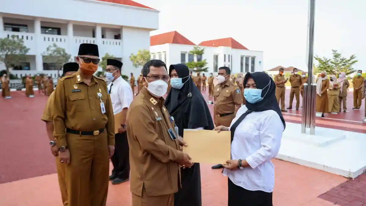 Lulus Seleksi PPPK di Kepri, 39 Orang Terima SK dari Plh Gubernur Kepri, Mayoritas Guru