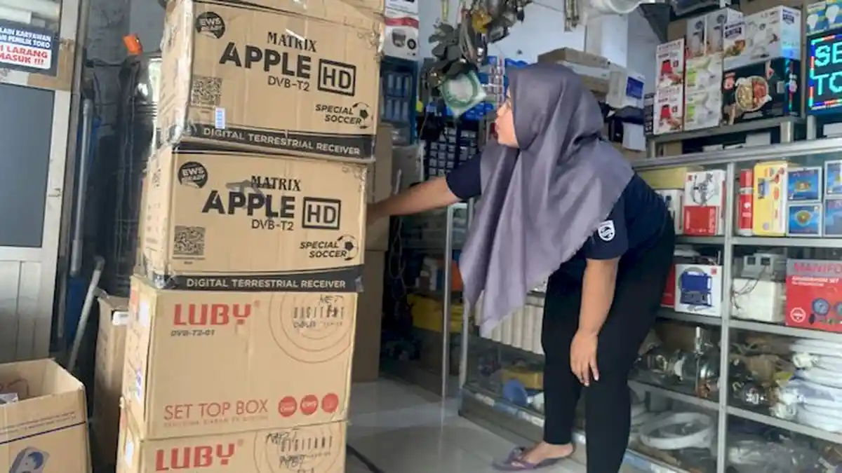Bukan Cuma Pelemahan Rupiah, Kenaikan Harga Material Dorong Harga Elektronik Naik