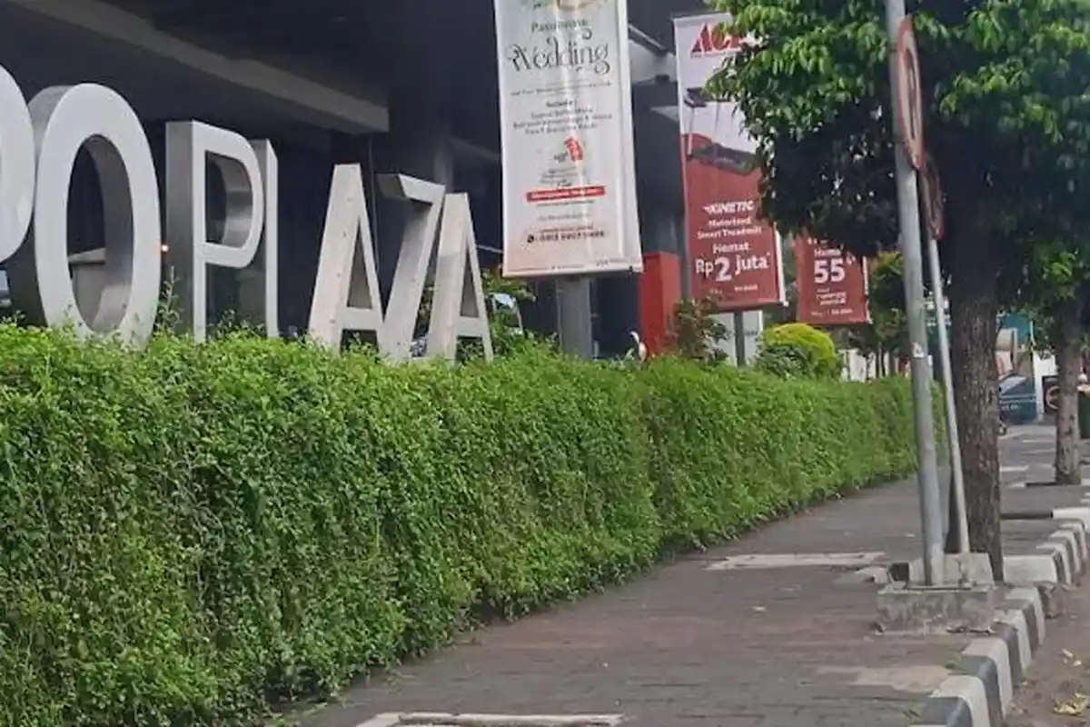 Perempuan Tewas Diduga Karena Jatuh Dari Lantai 6 Lippo Plaza Jember, Suami Syok Berat