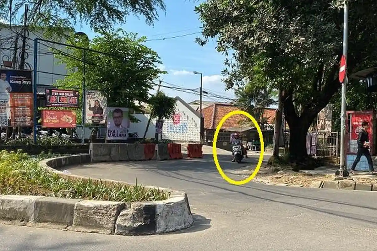 Dalam 1 Jam, 96 Pengendara Motor Nekat Melawan Arus di Simpang Batu Tulis Bogor