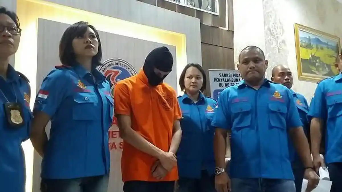 Bawa Ganja, Pesinetron Anak Jalanan Ditangkap Polisi saat Syuting