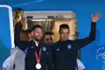 ribuan-orang-sambut-messi-tiba-di-argentina_20221220_220852.jpg