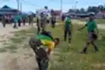 Personel TNI-Polri Sinergitas Bersama  Bersihkan Pasar