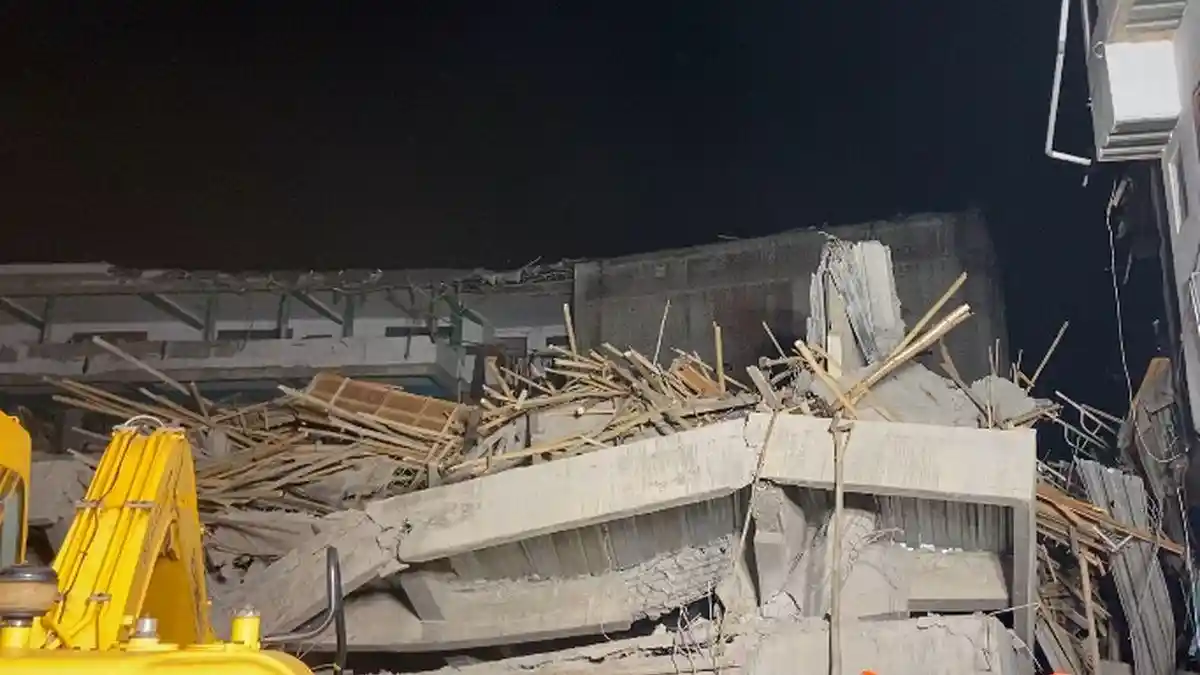 DETIK-DETIK Mushala Ponpes Al-Khoziny Ambruk: Warga Dengar Suara Gemuruh dan Getaran Hebat
