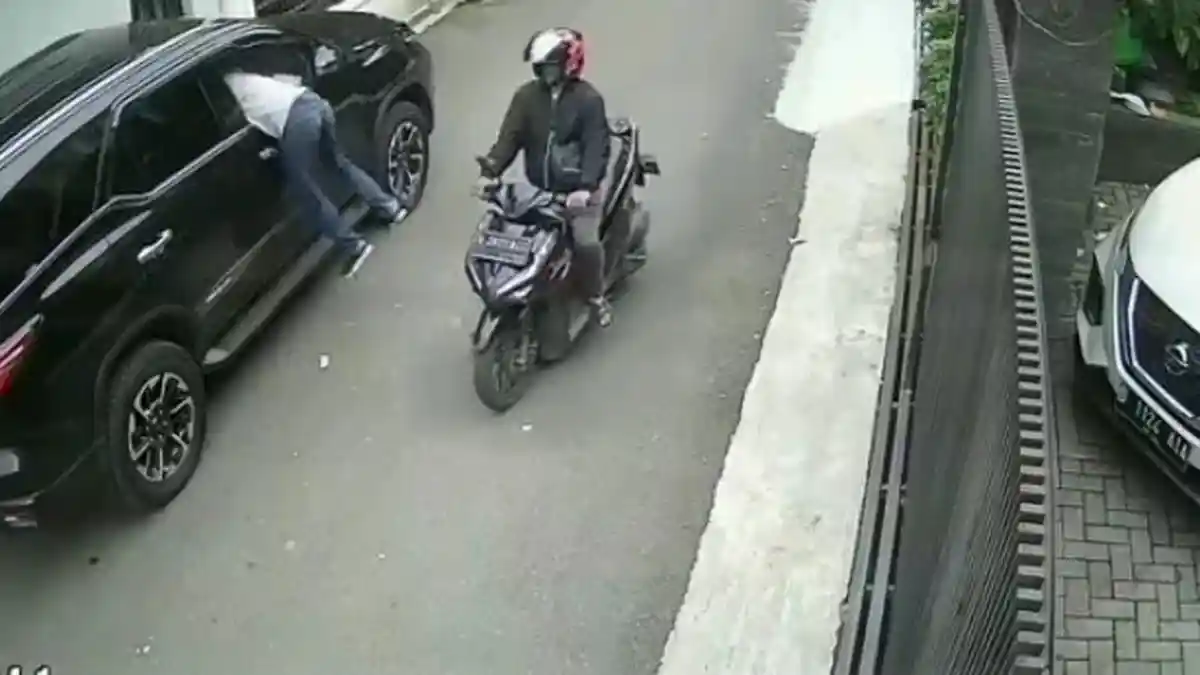 Waspada Pencurian Modus Pecah Kaca Mobil, Terekam CCTV, Laptop dan Uang Dolar Raib