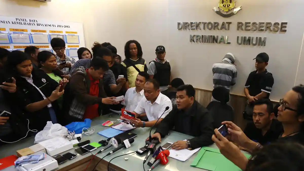 Tak Seorang Pun Gedor Kamar Saat Prio Ribut dengan Empi