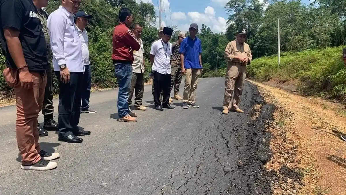 Perlancar Ekonomi, Cek Endra akan Perbaiki Jalan di Provinsi Jambi