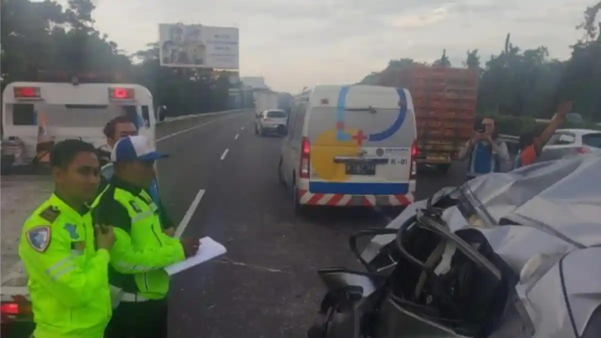 Honda H-RV Kecelakaan di Km 34 Tol Jagorawi, Sopir Meninggal