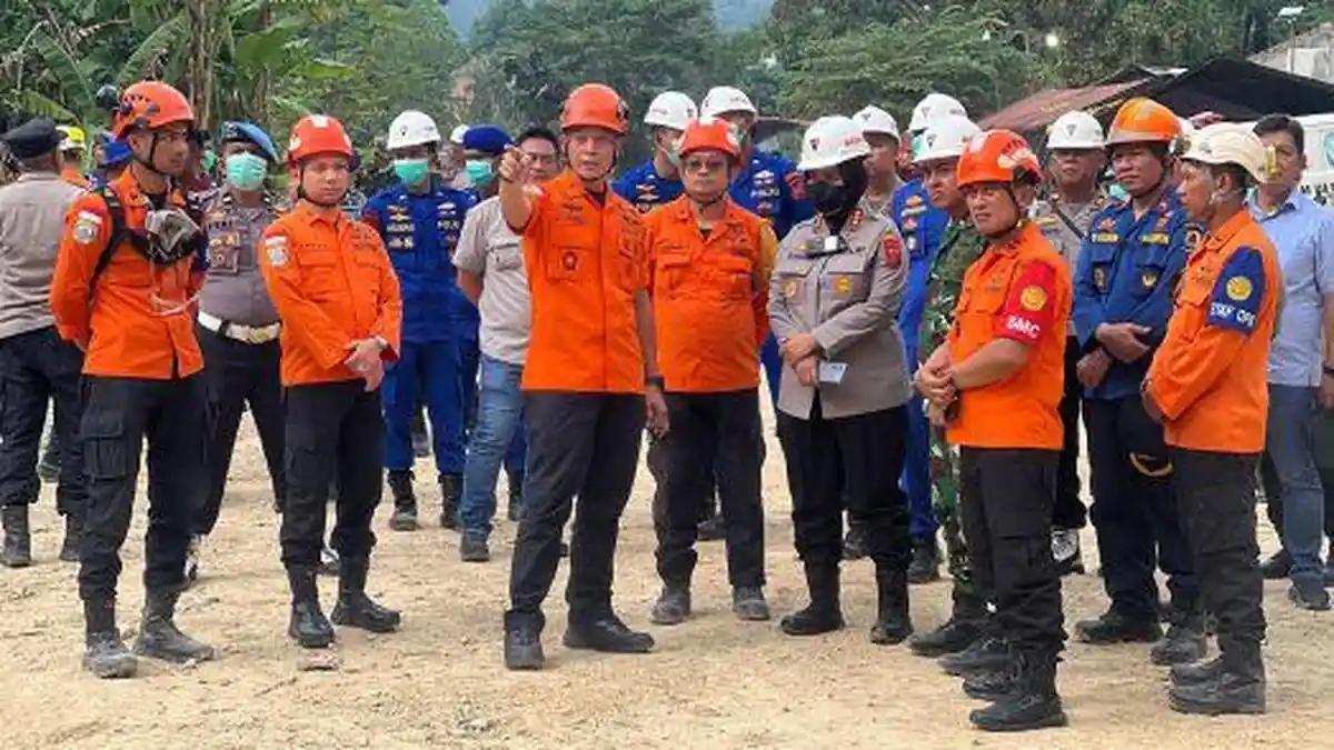 Pergerakan Longsoran Tambang Gunung Kuda Sulit Diprediksi, Tim SAR Pakai Drone dan Anjing Pelacak