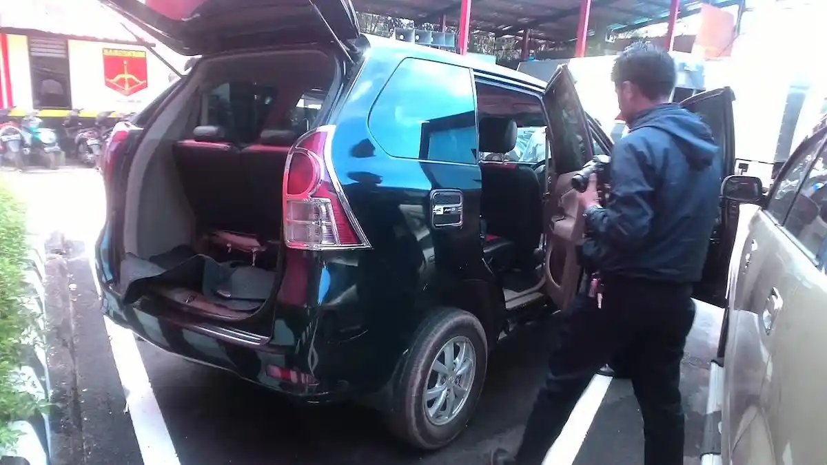 Polisi Temukan Senjata Rakitan di Mobil Avanza Hitam yang Ditinggal Pergi Pengendaranya