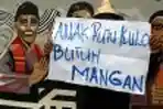 Demo Buruh Rembang di Istana Merdeka
