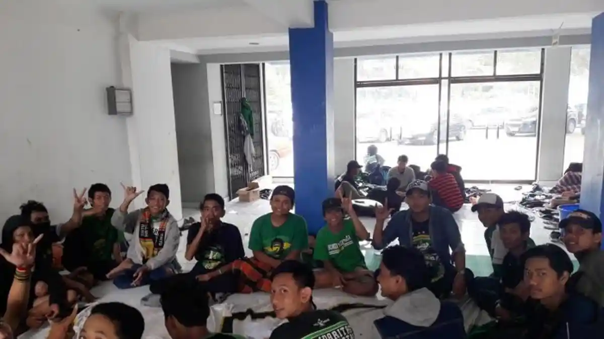 Empat CCTV dan AC Hilang Dicuri di Tempat Bonek Ditampung