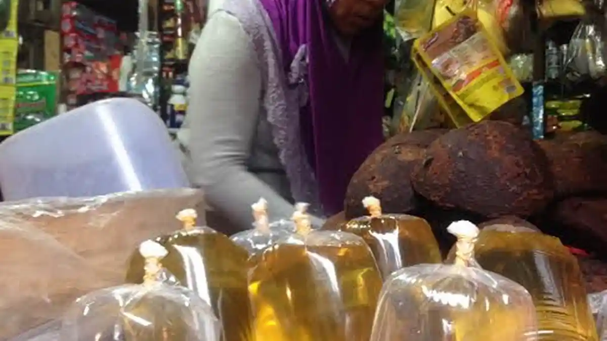 Wajib Kemasan Paksa Harga Minyak Goreng Naik, Warga Minta Perbaiki Mutu