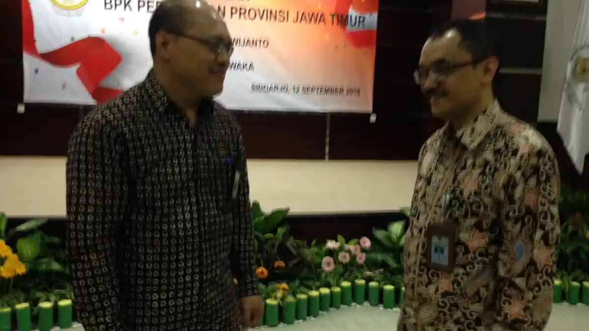 Kepala BPK Jatim Resmi Diserah Terimakan Kepada Mantan Kepala BPK Riau 