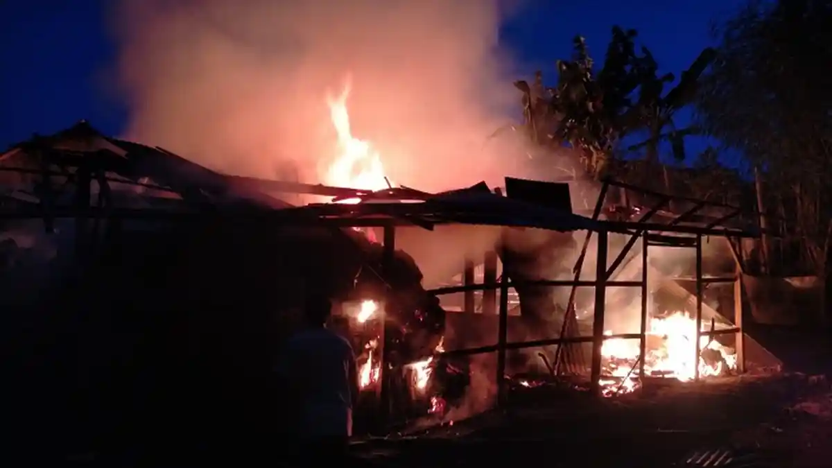 Dapur Warga Ngrampal Sragen Ludes Terbakar Gegara Percikan Api, Tetangga Teriak Minta Tolong
