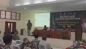 tenun-ikat-ngada.jpg