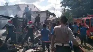 satu-unit-rumah-panggung-milik-ardiansyah-putra.jpg