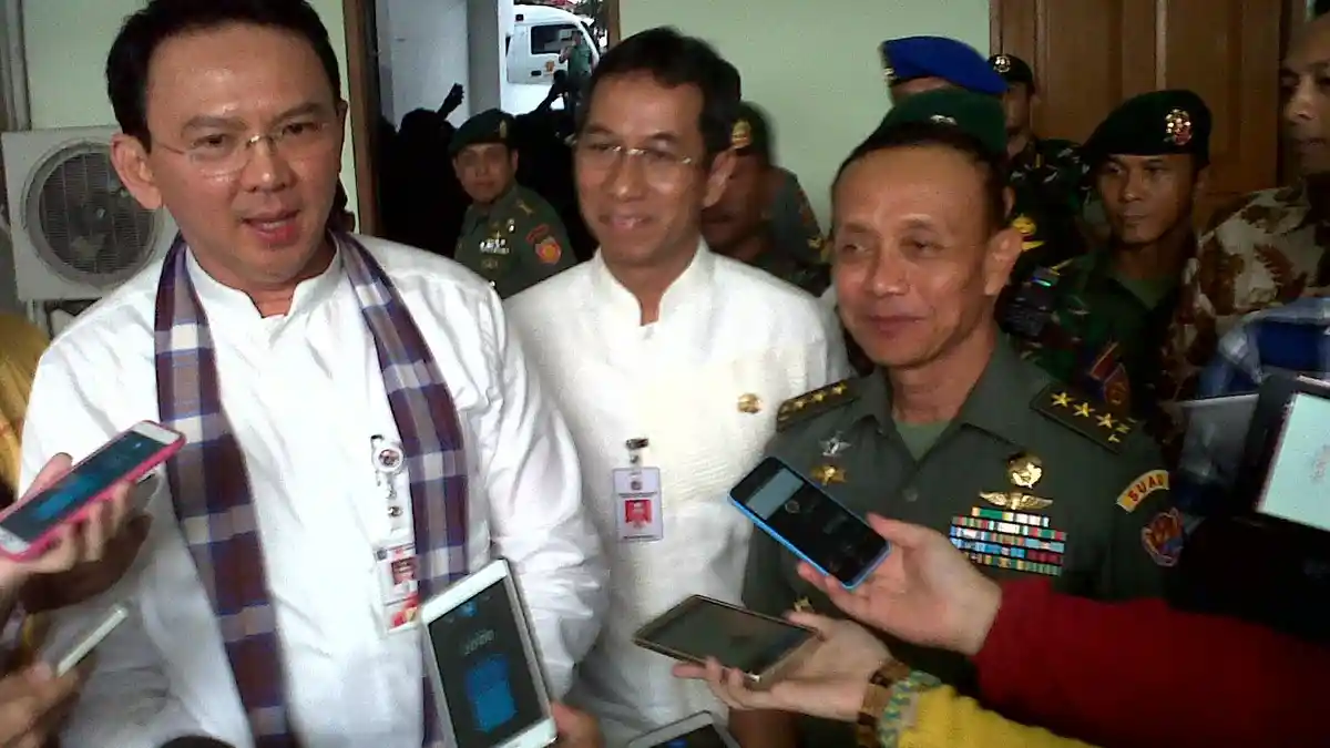 Ahok Akui Gandeng TNI Bersihkan Ciliwung Lebih Murah