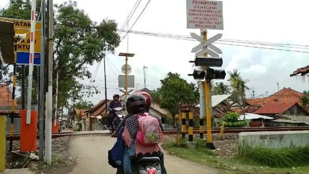 Dishub Pekalongan Imbau Masyarakat untuk Taat Aturan di Perlintasan Kereta Api