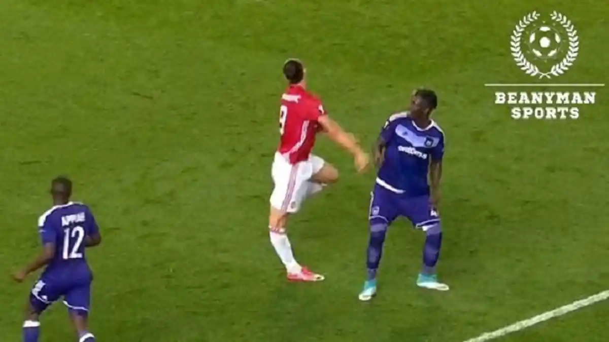 Kemenangan MU Makan Korban, Ibrahimovic Cidera yang Membuat Kakinya Hampir Patah, Ini Videonya