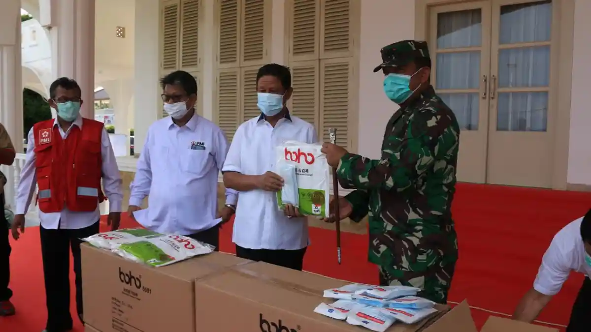 Danlanud RHF Serahkan 14.000 APD dan Masker, Bantuan Kesehatan Tahap II Untuk Kepri