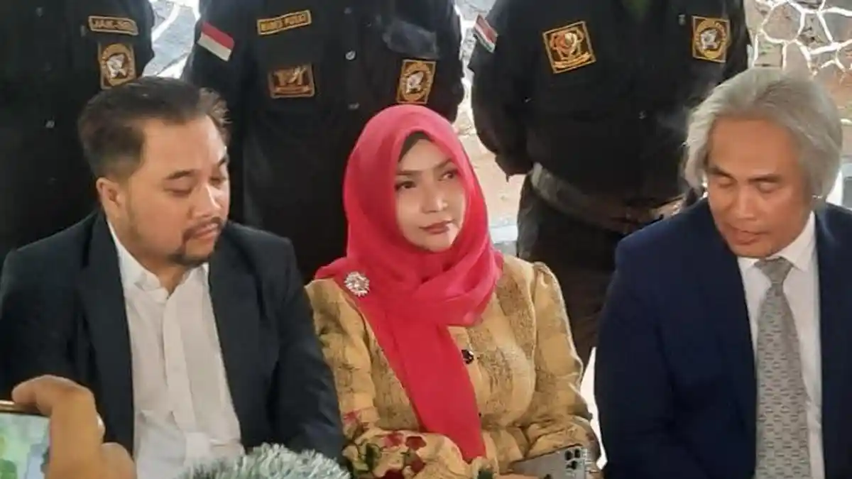 Roro Fitria Resmi Cerai dari Andre Irawan, Nyai Dapatkan Hak Asuh Anak 