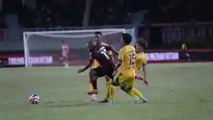 SIPURA-Persipura-Jayapura-menggenapi-targetnya-meng.jpg