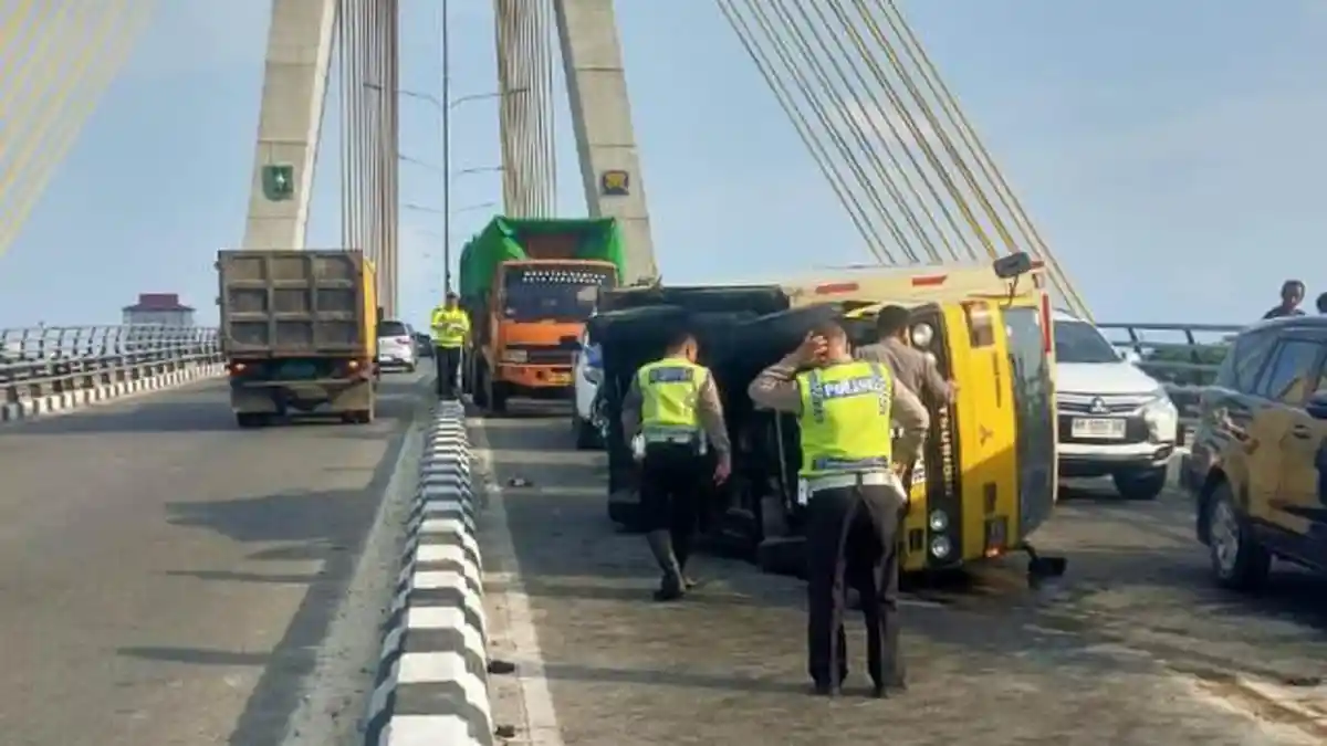 Identitas Kernet Mobil Box yang Tewas Terhimpit Saat Kecelakaan di Jembatan Siak IV Pekanbaru