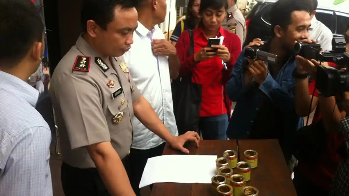 Grebek Rumah Kontrakan Polisi Klaim Pasangan Eksploitasi Bayi Bonbon Sering Mabok Lem Aibon