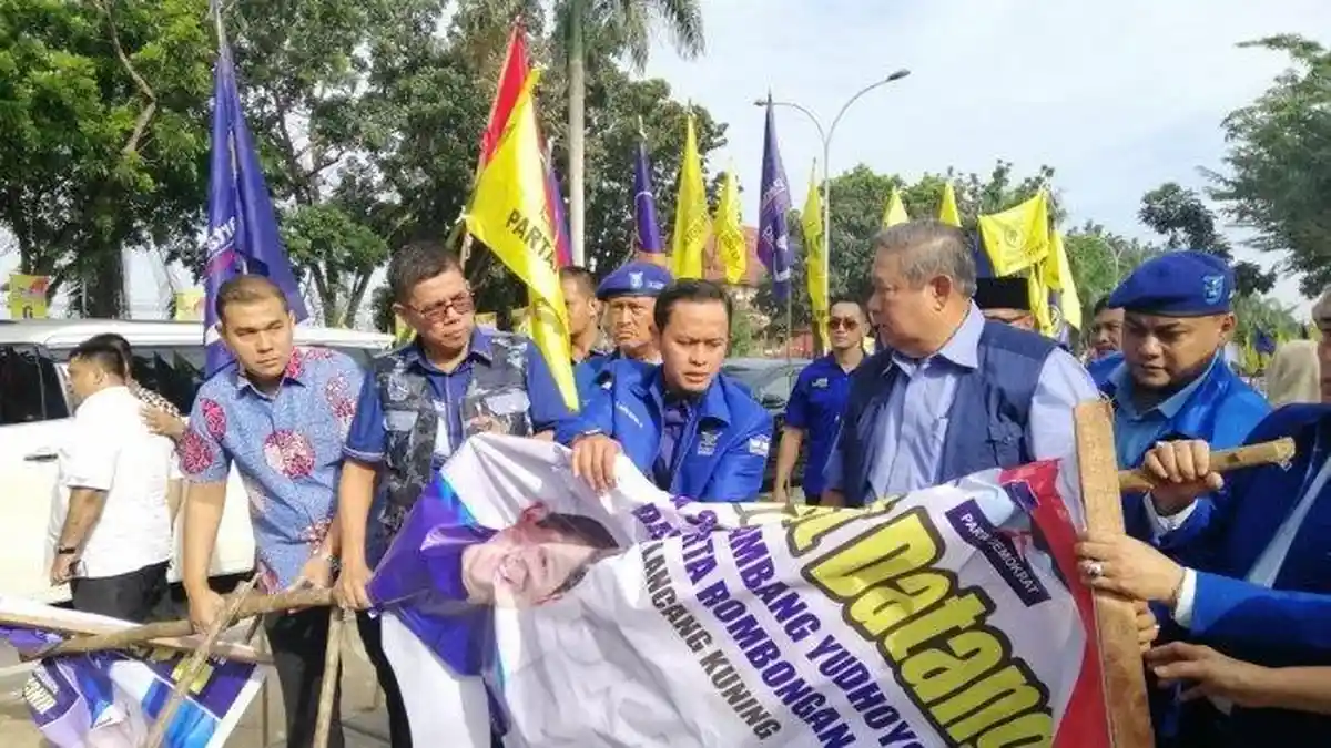 Demokrat Sebut Sudah Datangi Tempat Kerja Pelaku Perusakan Atribut Partai