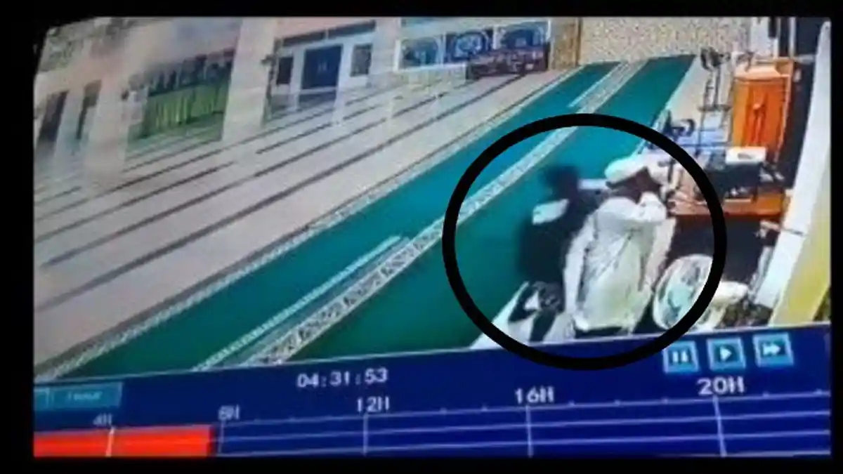 Viral Video Pemuda Sorong Papua Pukul Ustadz yang Sedang Adzan Subuh