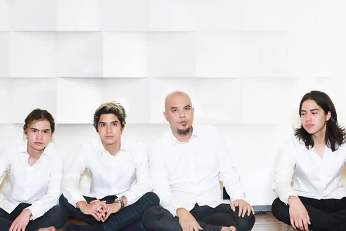 Tak Hadir Temani Ahmad Dhani di Persidangan, El Rumi Tulis Pesan Khusus untuk Ayahnya dari London