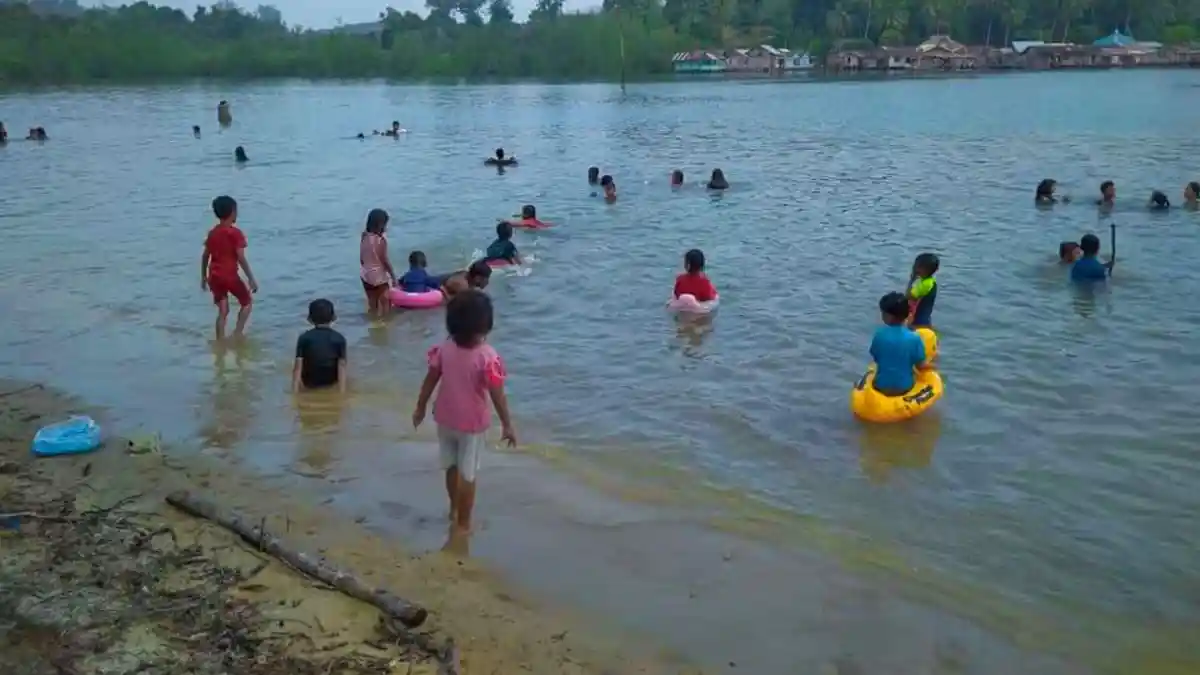 JELAJAH Pulau Selayar di Lingga, Nikmati Hamparan Pasir Putih Pantai Busung