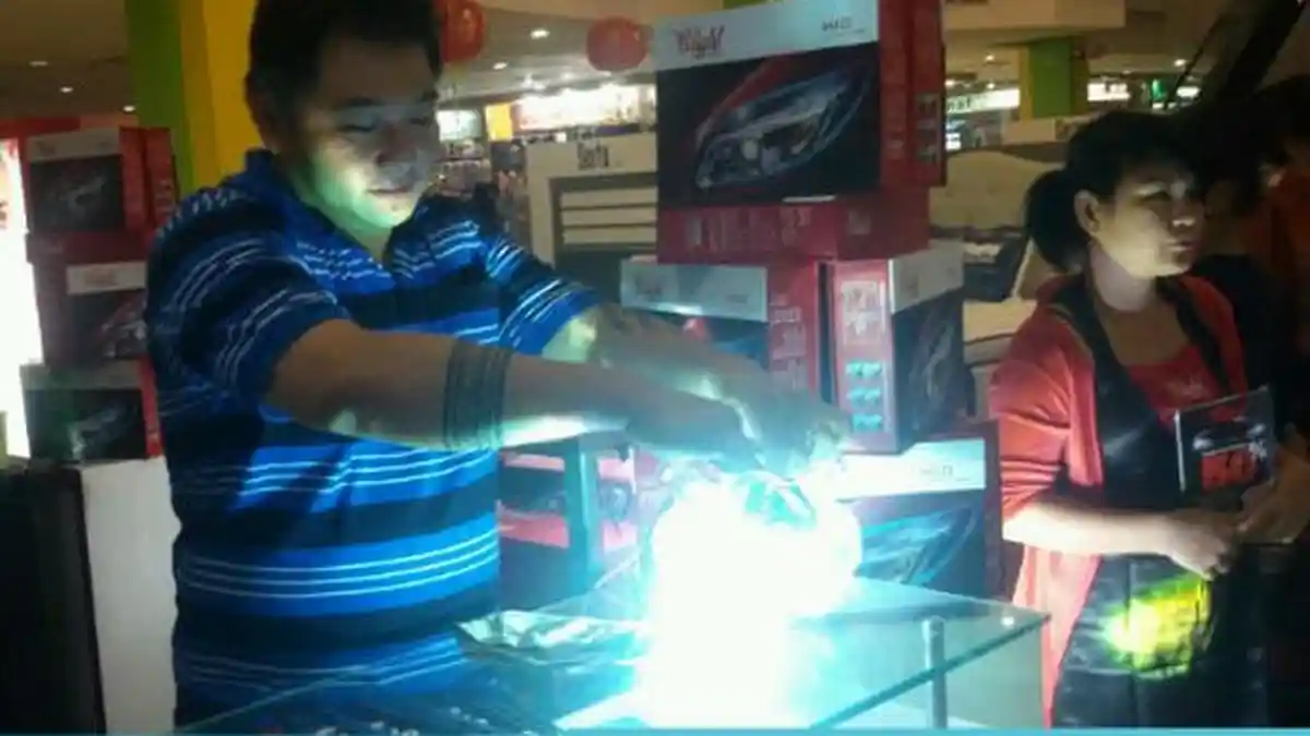 Produk  Anti Air Ini Cocok Untuk Lampu Sorot Mobil