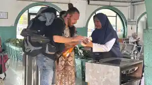 TABRAKAN-KERETA-Suasana-Stasiun-Pasarsenen-Senen-Jakarta-Pusat-pada-Kamis-3042026.jpg