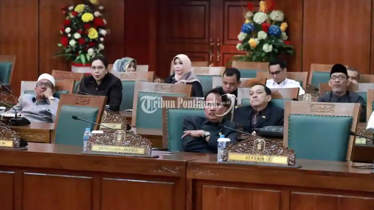 FOTO: Rapat Paripurna Penetapan Personalia Anggota Panitia Kerja DPRD Kalbar - anggota-panitia-kerja-dprd-kalbar-3.jpg