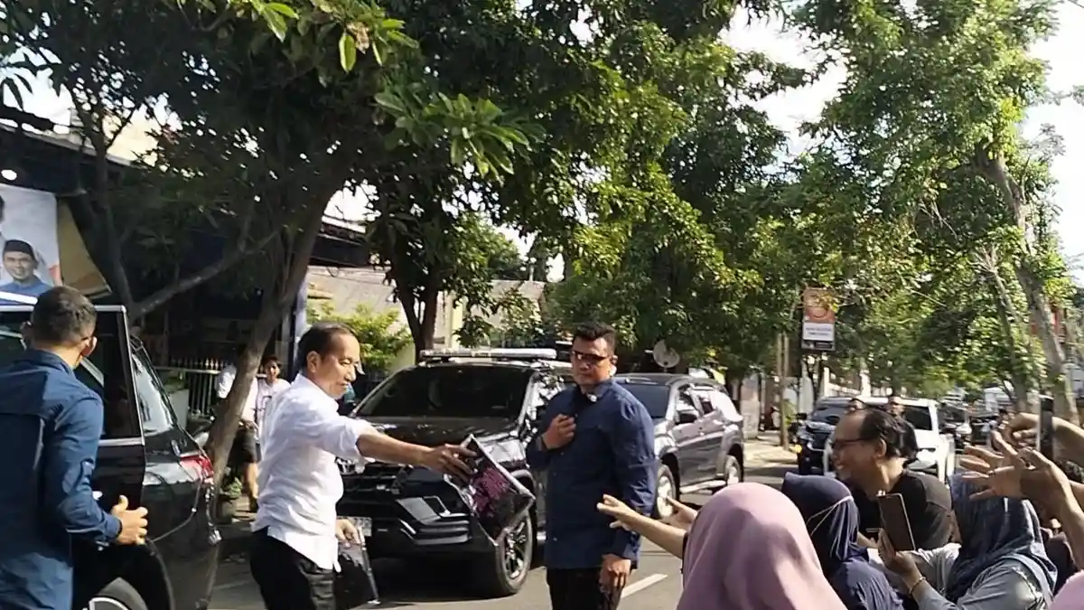 Cerita Jokowi Kampanyekan Luthfi-Yasin di Blora: Makan Sate Pak Daman, Apresiasi Sambutan Warga