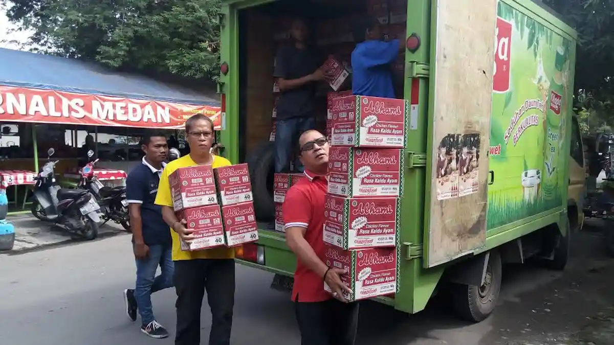 Posko Jurnalis Peduli Gempa Terima 700 Kardus Mi Instan