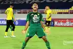 Striker-Persebaya-Surabaya-Marselino-Ferdinan-melakukan-selebrasi.jpg
