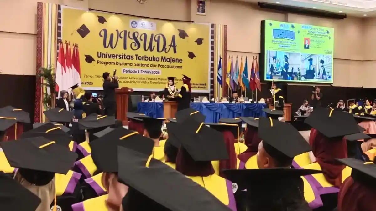 UT Majene Wisuda 434 Mahasiswa di Mamuju, Direktur: 70 Persen Lulusan Sudah Bekerja